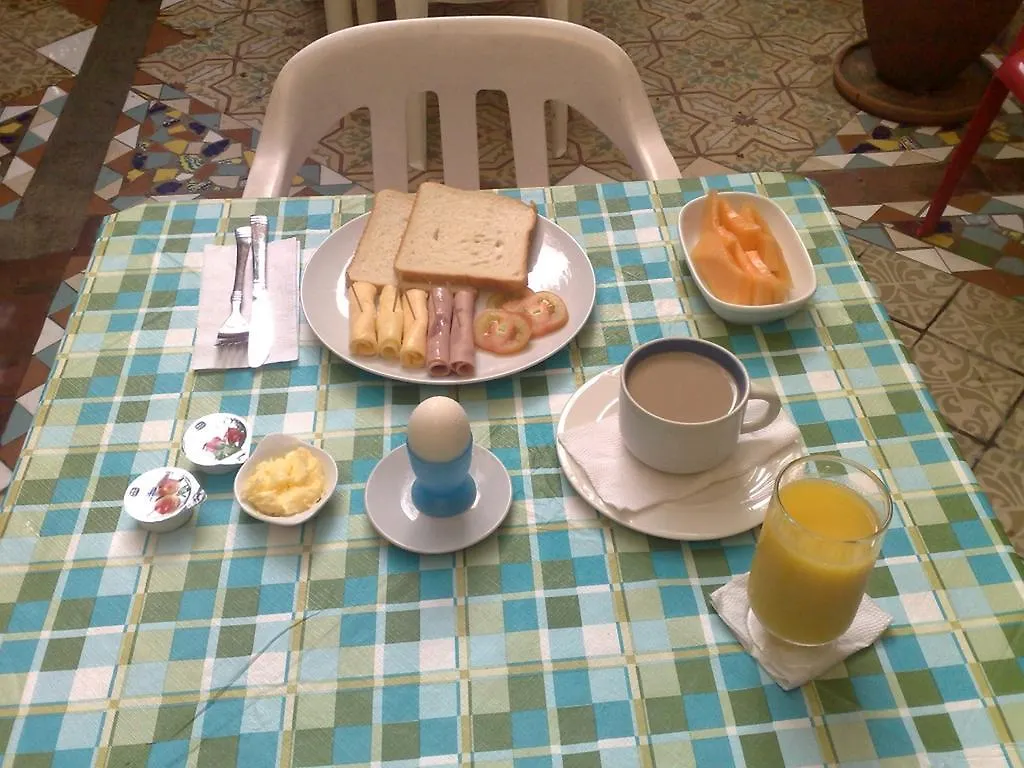 Hostal Condo-Parque Santo Domingo