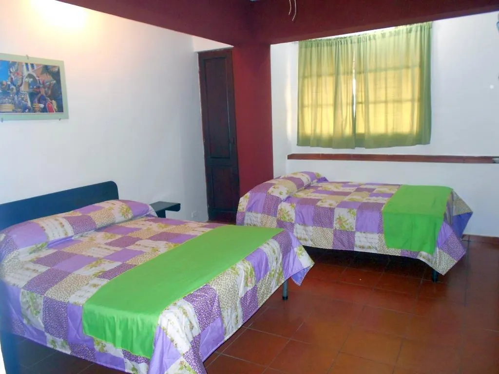 Hostal Condo-Parque Santo Domingo 0*,